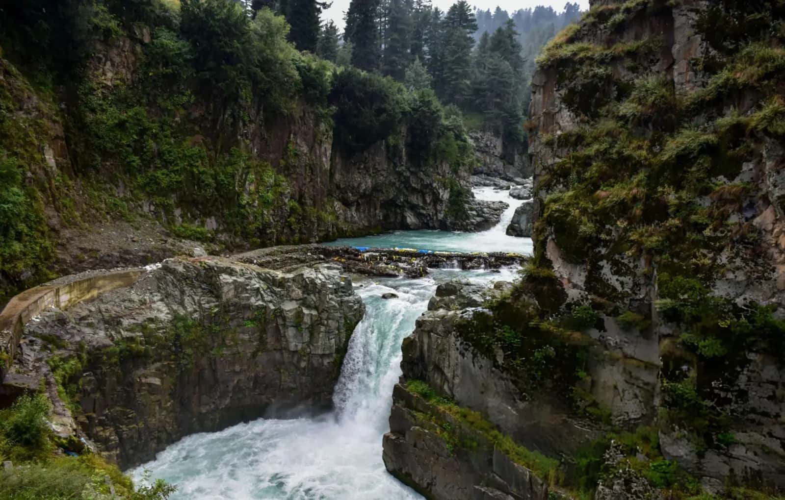 AHARBAL WATERFALLS destination in Kashmir - scenic view