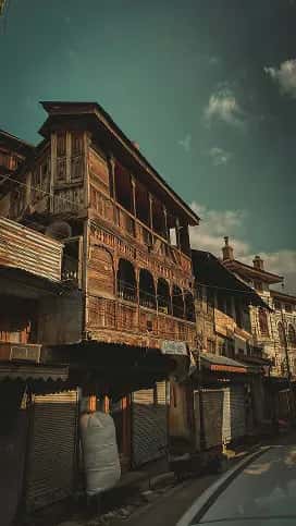 Luxury travel package: 5 Nights 5 Days