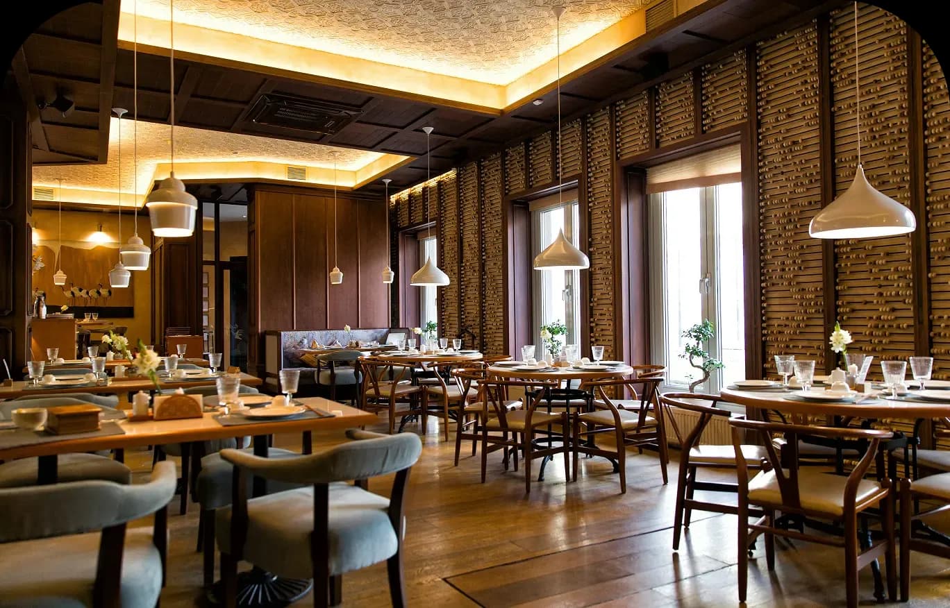 Top 10 Kashmiri Dishes You Must Try on Your Visit - FlyMounte Blog