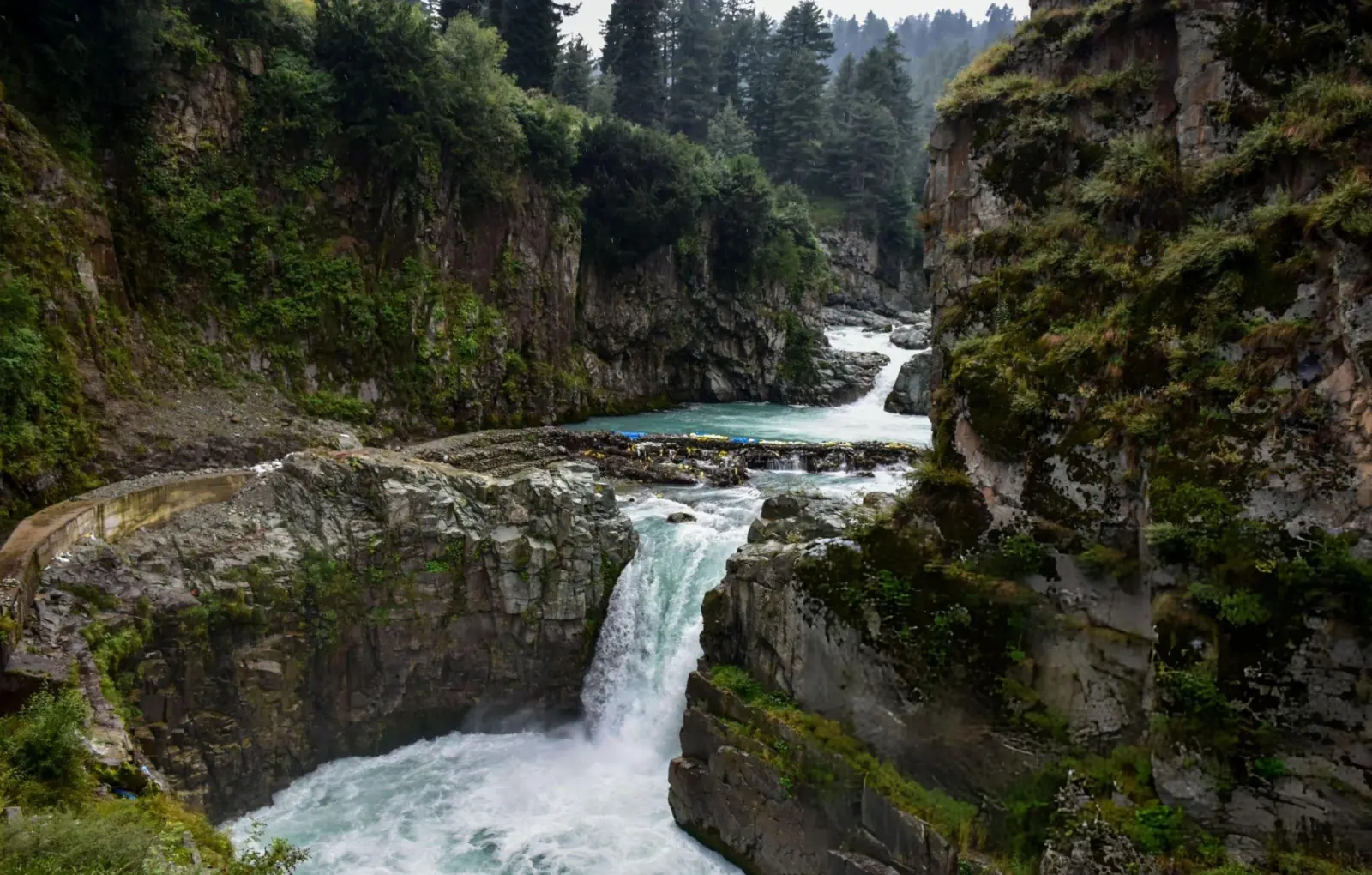 AHARBAL WATERFALLS destination in Kashmir - scenic view
