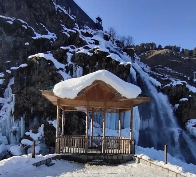 Scenic view of Drung Waterfall
